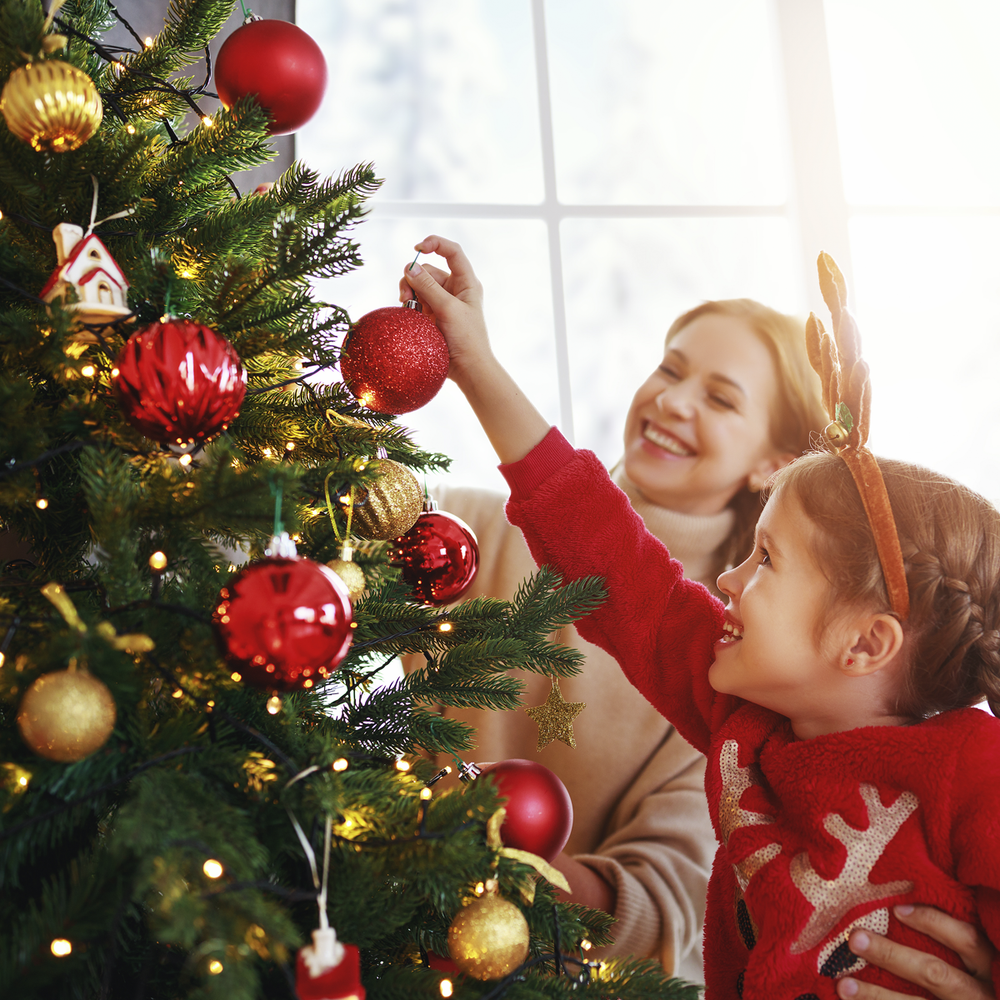 Dellonda DH80 Pre-Lit Hinged Christmas Tree with 190 Warm White LED Lights 5ft(150cm) - additional view 6