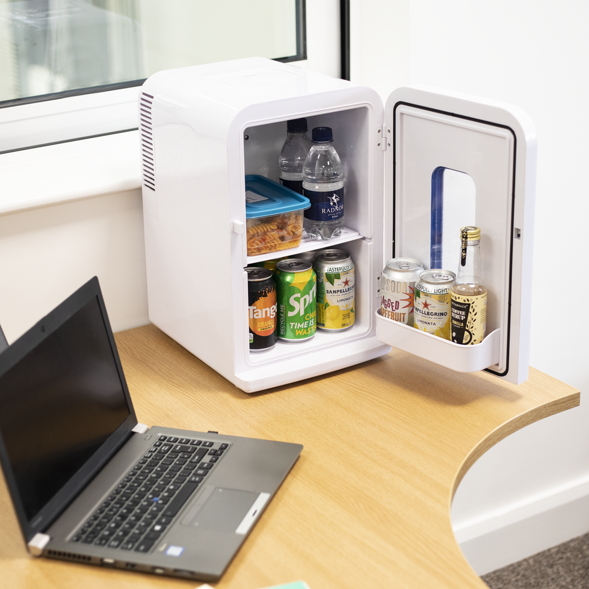 Baridi DH94 Mini Fridge/Warmer 15L 12V/230V - White - additional view 14