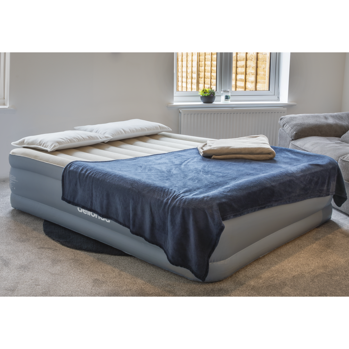 Dellonda DL147 Raised Air Bed with Built-in Electric Pump & Storage Bag - Queen - additional view 10