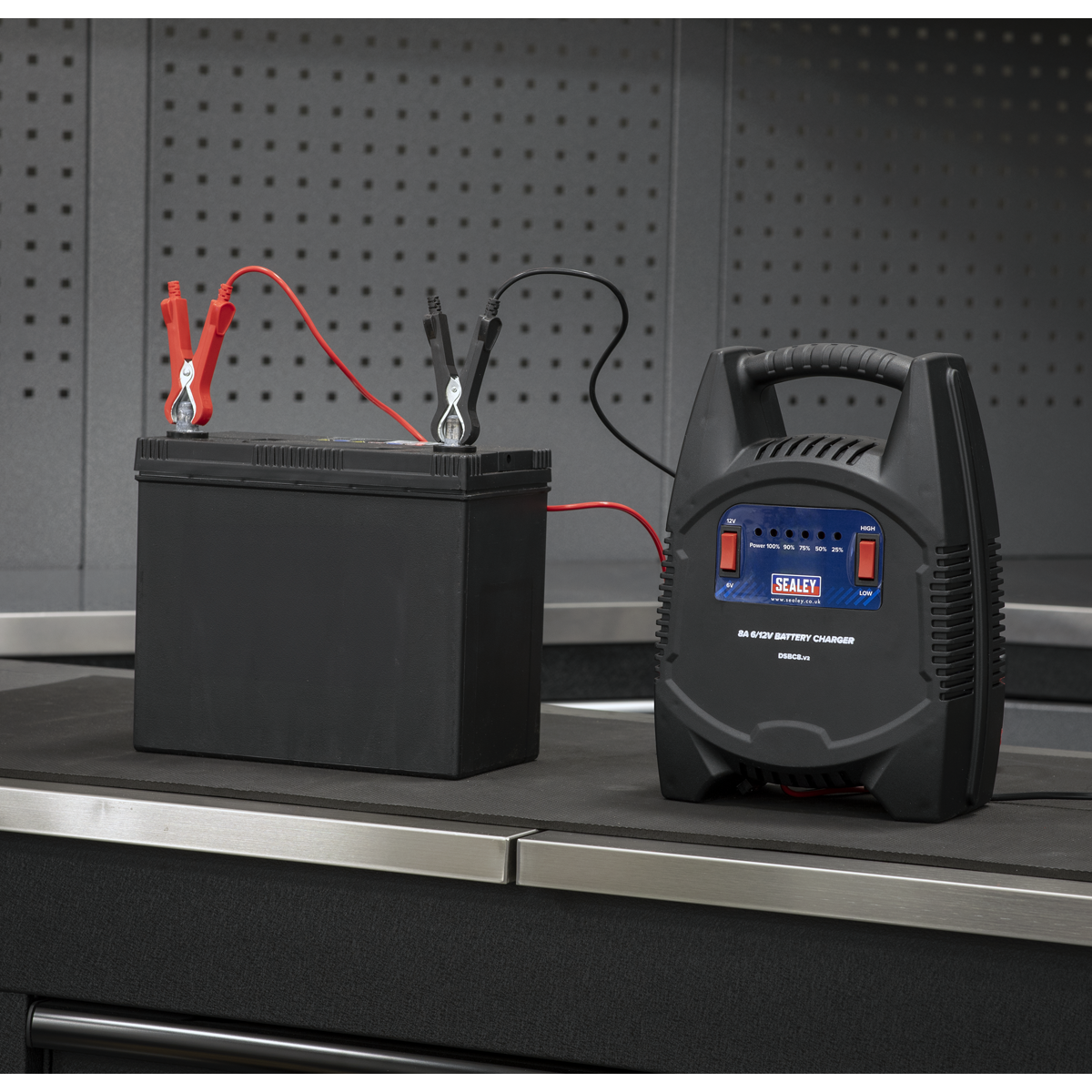 Sealey DSBC8 8A 6/12V Battery Charger 230V - additional view 5