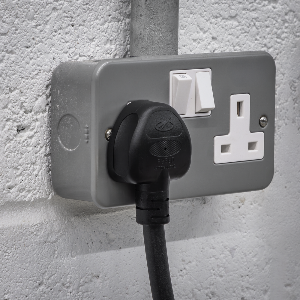 Sealey EVAC2 5m Adjustable (3.5kW) Type 2 to UK 3-Pin Plug Portable EV Charger - additional view 2