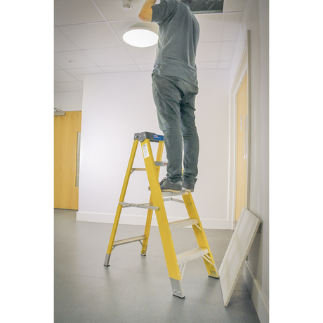 Sealey FSL5 Fibreglass Step Ladder 4-Tread - EN 131 - additional view 2