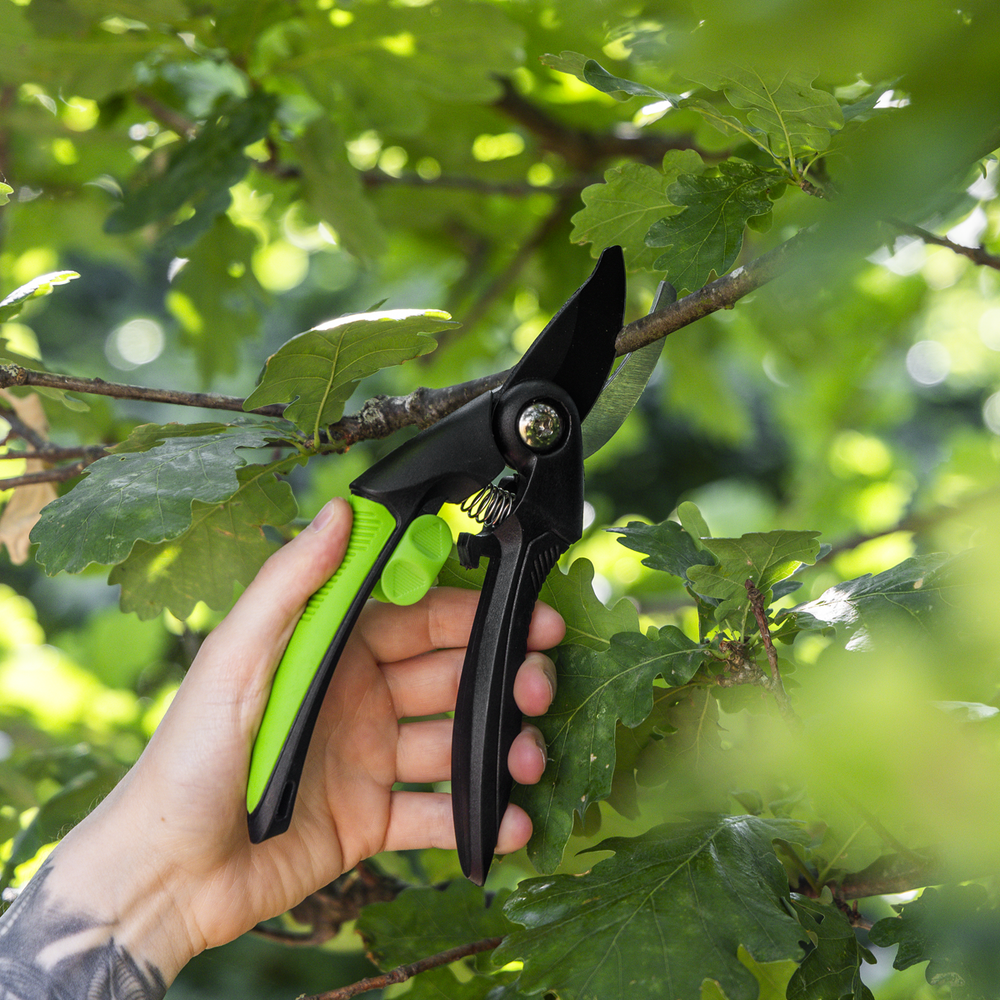 Sealey GTSG001 Bypass Secateurs with Soft Grip Handle, Safety Lock & Carbon Steel Blade, 208mm - additional view 8