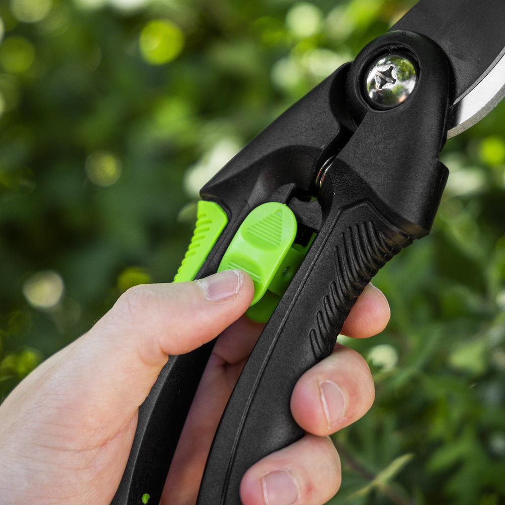 Sealey GTSG001 Bypass Secateurs with Soft Grip Handle, Safety Lock & Carbon Steel Blade, 208mm - additional view 5