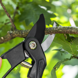 Sealey GTSG004 Bypass Secateurs with Soft Grip Handle, 3-Stage Safety Lock & Carbon Steel Blade, 220mm - additional view 4