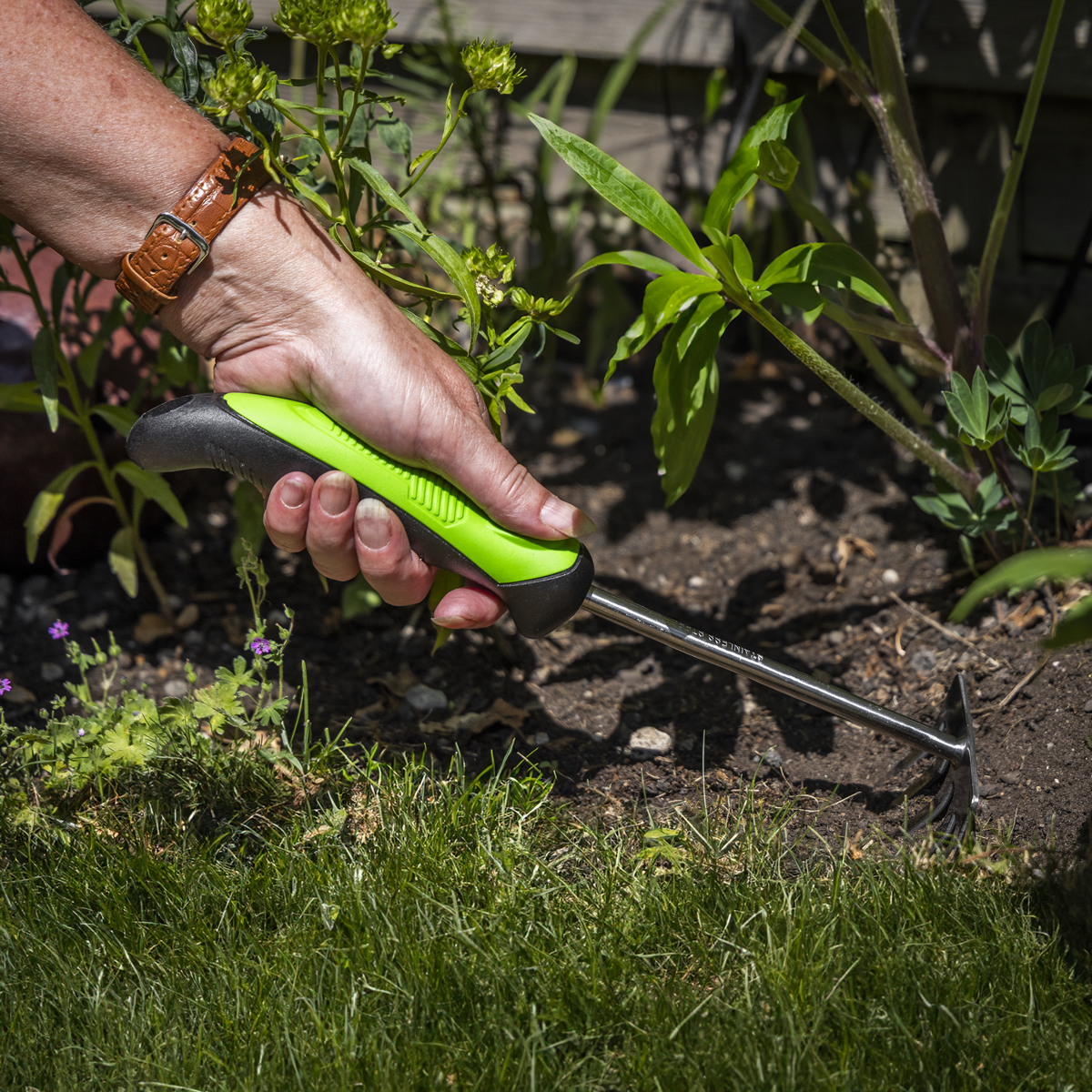 Sealey GTSG010 Hand Rake with Soft Grip Handle & Stainless Steel Tines 310mm - additional view 3
