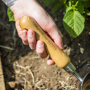 Sealey GTWH006 Premier Garden Scoop with Ash Handle & Stainless Steel Head - additional view 5