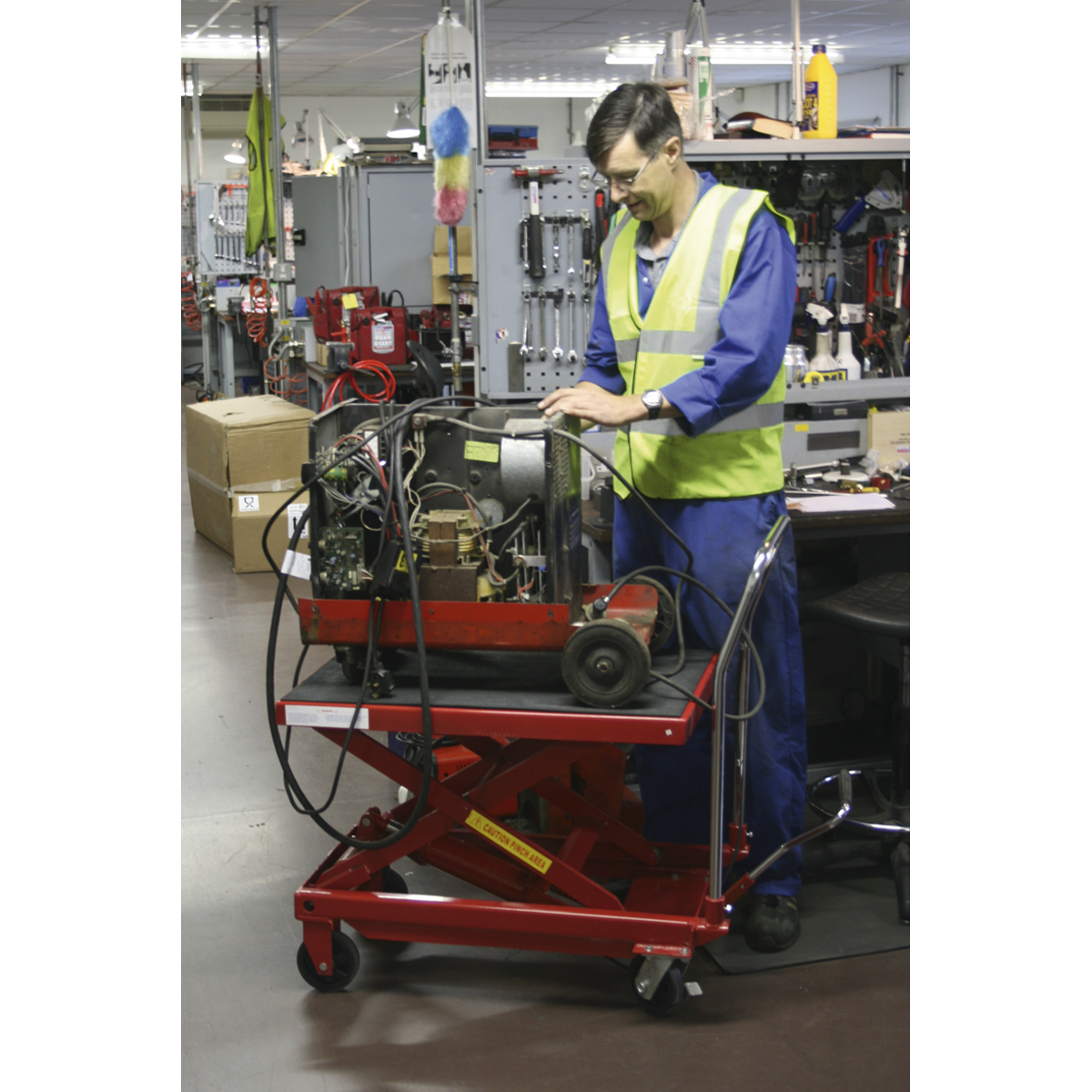 Sealey HPT500 Hydraulic Scissor Lift Platform Table 500kg Capacity - additional view 3
