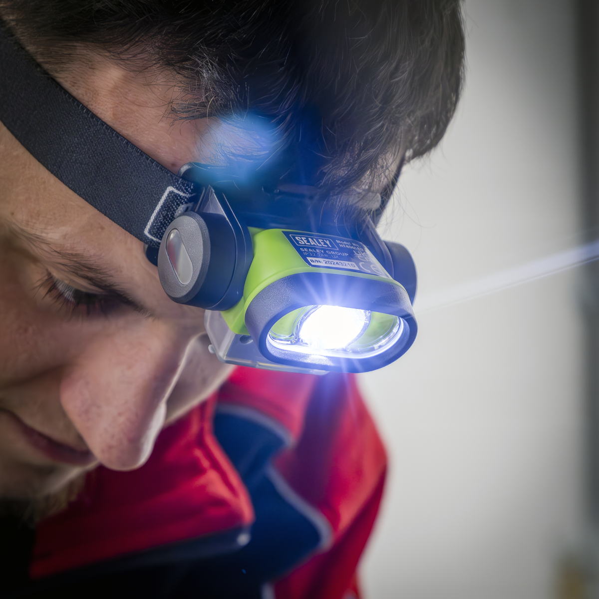 Sealey HT400LED Rechargeable Head Torch with Auto-Sensor 5W & 3W COB LED - additional view 7