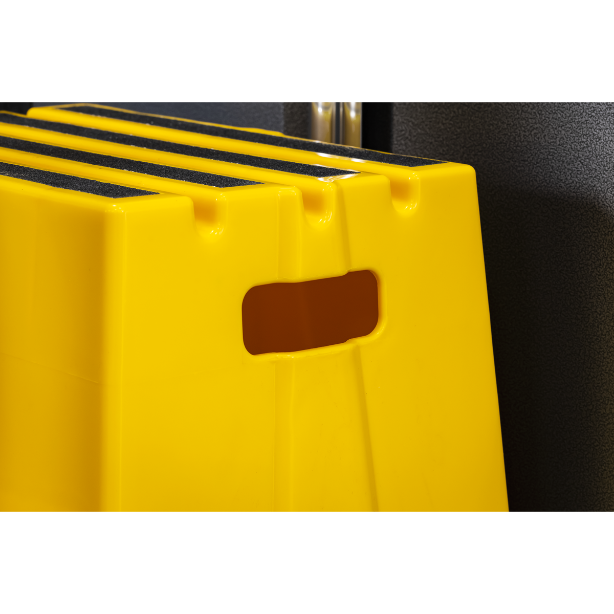 Sealey KS6 Heavy-Duty 2-Step Safety Steps with Anti-Slip Treads 150kg Capacity, Yellow - EN 14183 - additional view 12