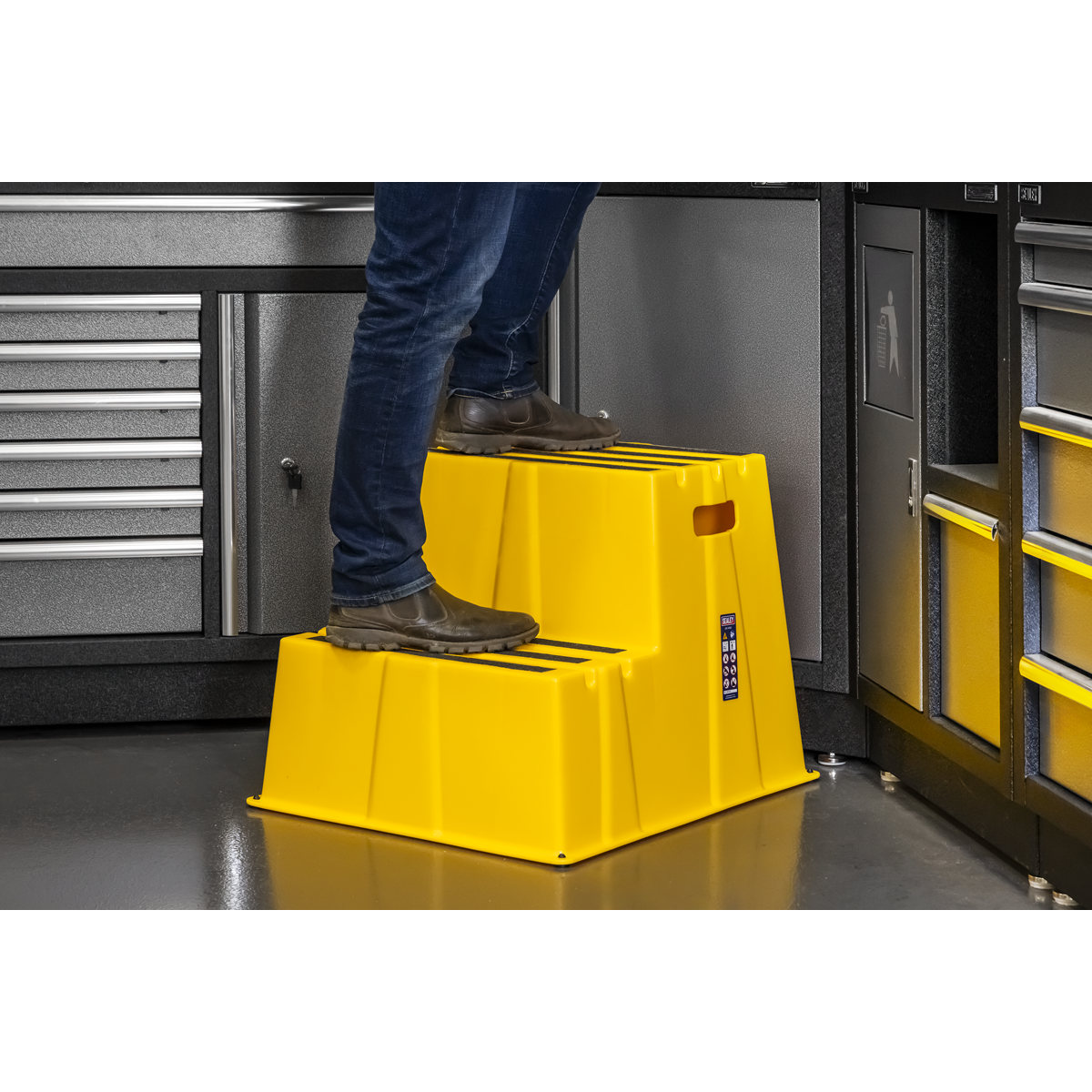 Sealey KS6 Heavy-Duty 2-Step Safety Steps with Anti-Slip Treads 150kg Capacity, Yellow - EN 14183 - additional view 10