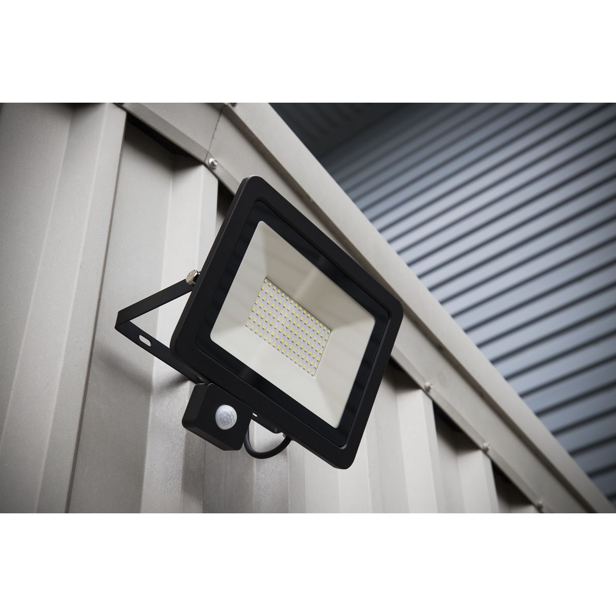 Sealey LED113PIR Extra-Slim Floodlight with PIR Sensor 50W SMD LED - additional view 3