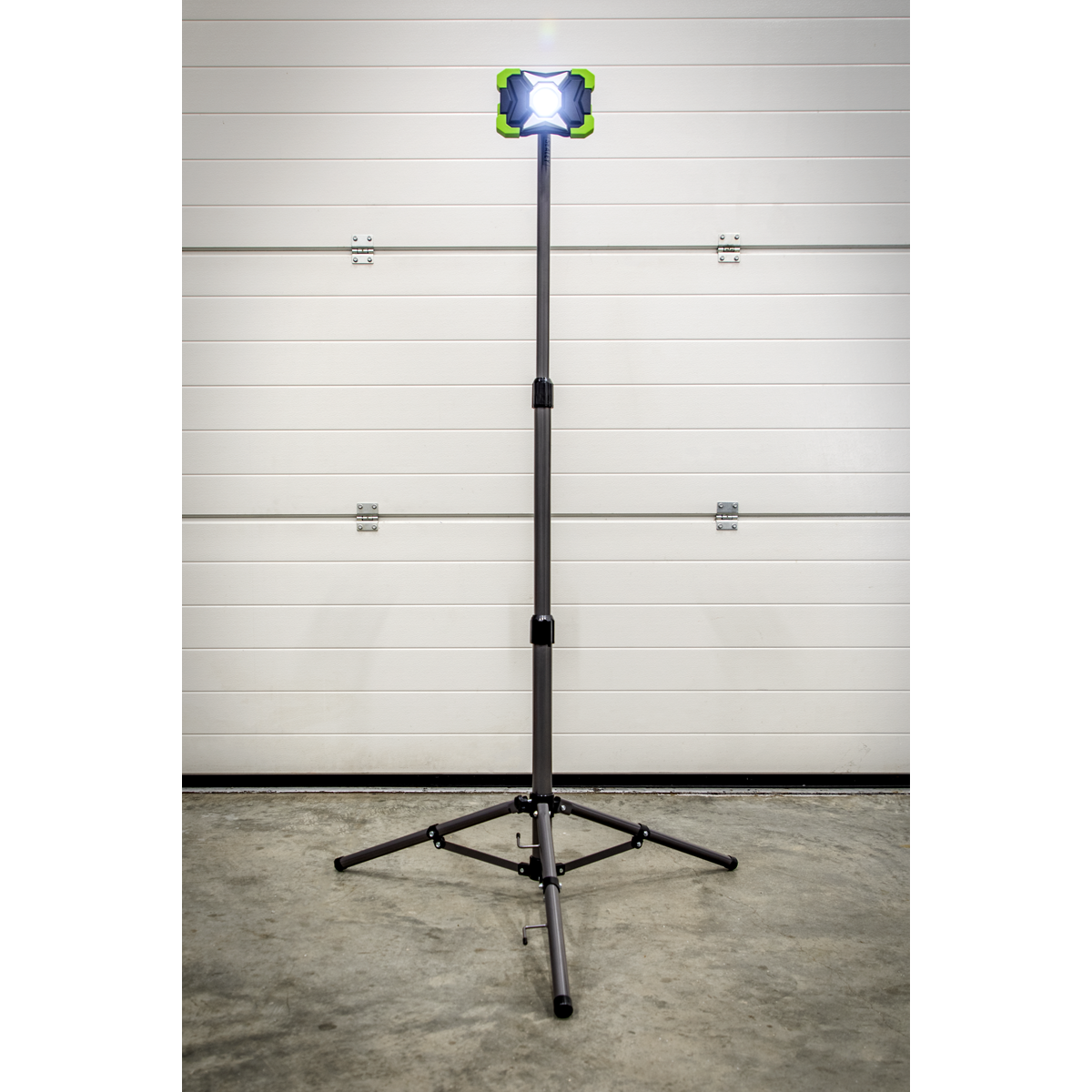 Sealey LED1500PBKIT Portable Floodlight & Telescopic Tripod 15W COB LED - additional view 9
