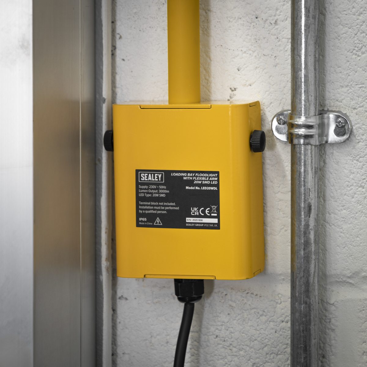 Sealey LED20WDL Loading Bay Floodlight with Flexible Arm 20W SMD LED - additional view 5