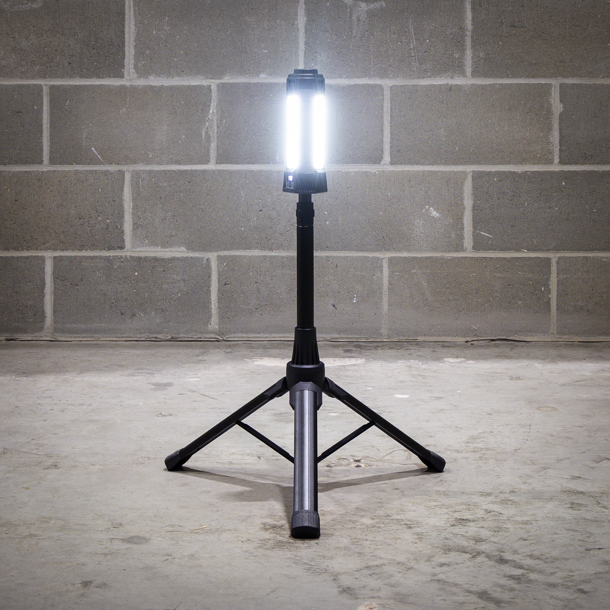 Sealey LED240 Rechargeable Flexible Floodlight with Tripod 24W COB LED & 5W SMD LED - additional view 15