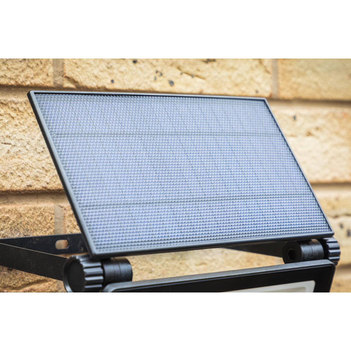 Sealey LED30S Extra-Slim Solar Floodlight with Wall Bracket 30W SMD LED - additional view 9