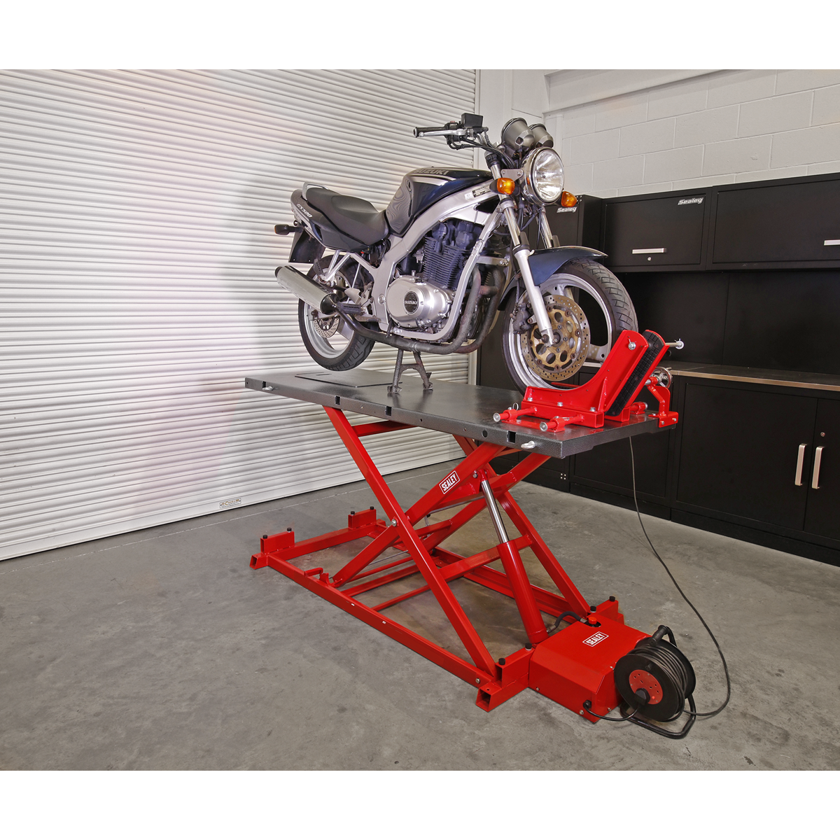 Sealey MC680E Heavy-Duty Electro/Hydraulic Motorcycle Lift 680kg Capacity - additional view 4