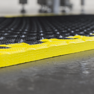 Sealey MIC1218Y3 Interlocking EVA Foam Workshop Mat Set with Hi-Vis Edges 1240 x 1825mm - additional view 9