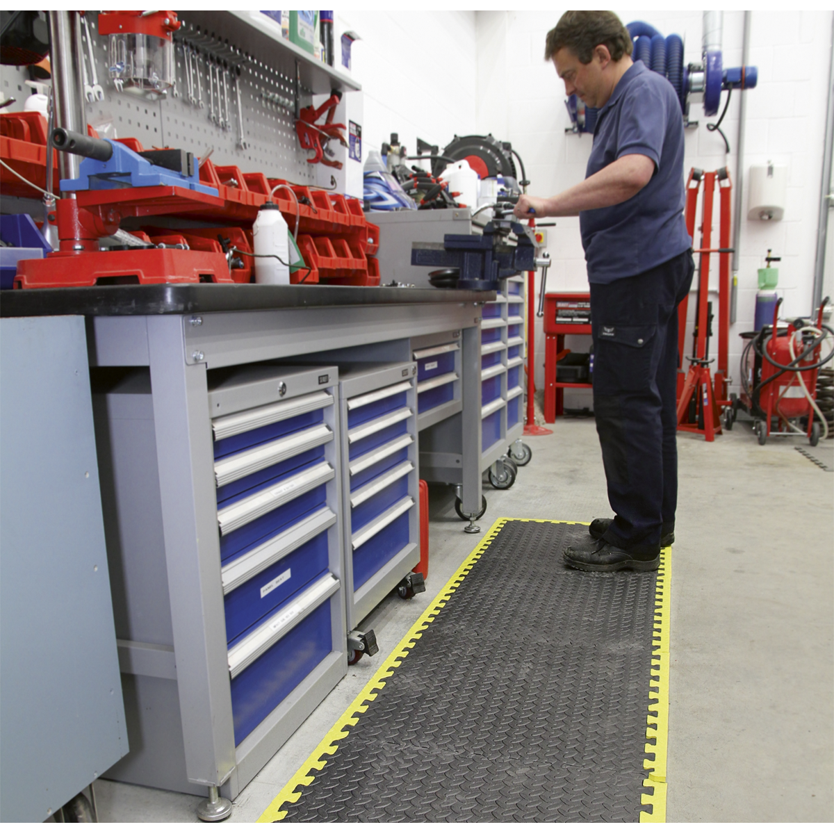 Sealey MIC1218Y3 Interlocking EVA Foam Workshop Mat Set with Hi-Vis Edges 1240 x 1825mm - additional view 11
