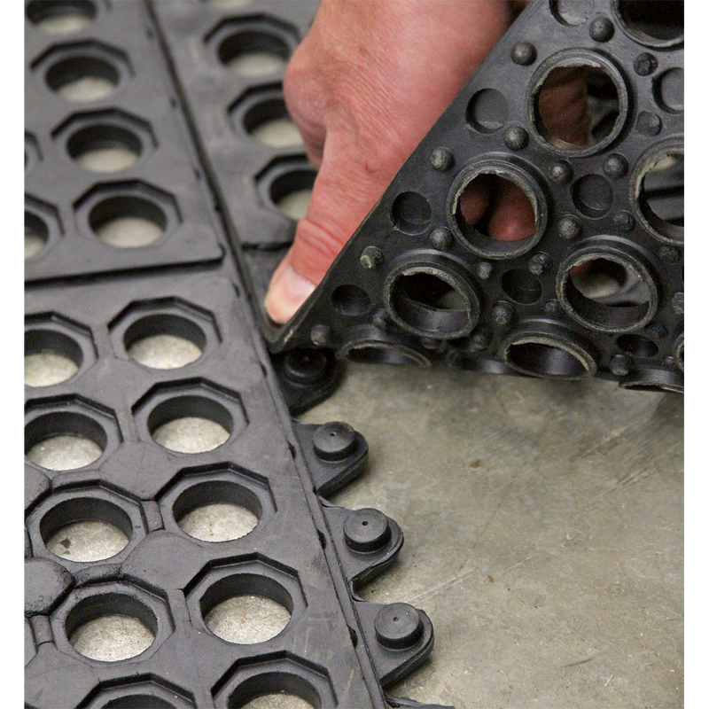 Sealey MIC9292 Interlocking Anti-Fatigue Matting 920 x 920mm - additional view 6