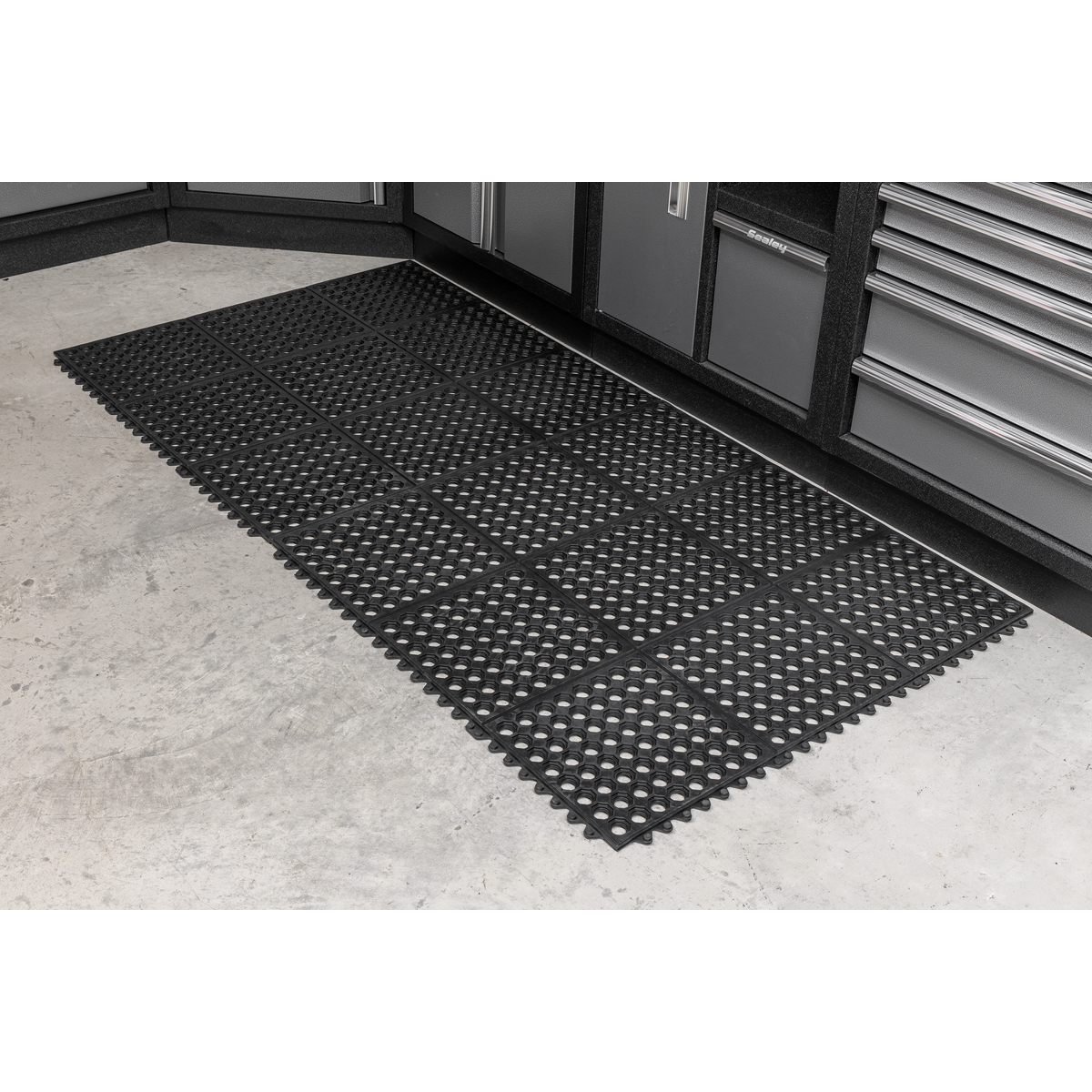Sealey MIC9292 Interlocking Anti-Fatigue Matting 920 x 920mm - additional view 4