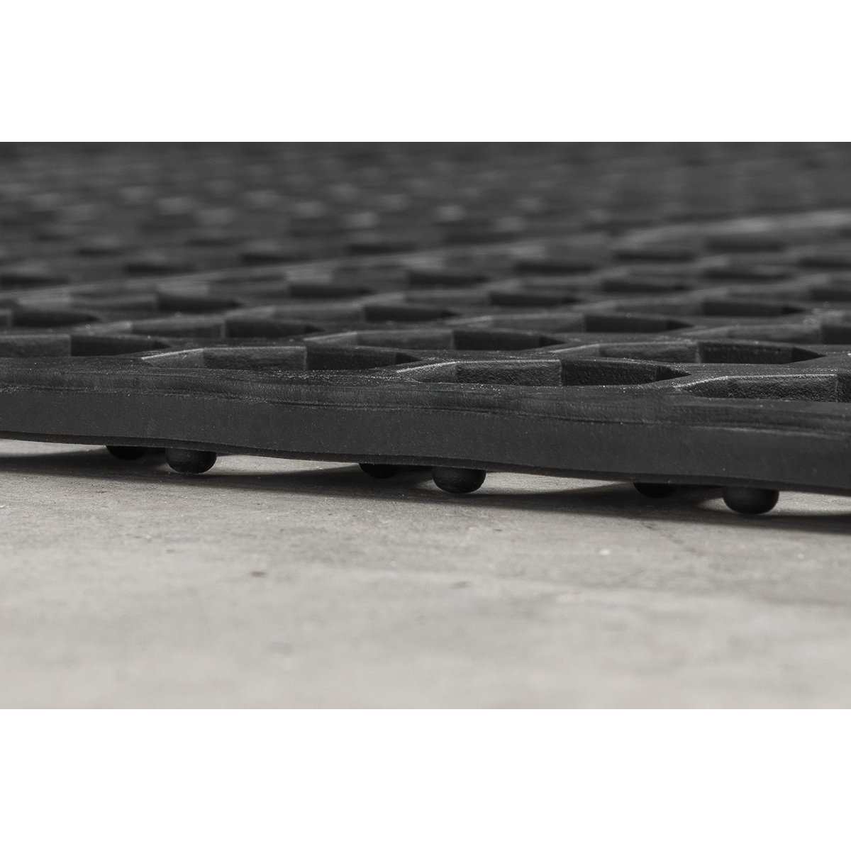 Sealey MIC9292 Interlocking Anti-Fatigue Matting 920 x 920mm - additional view 9