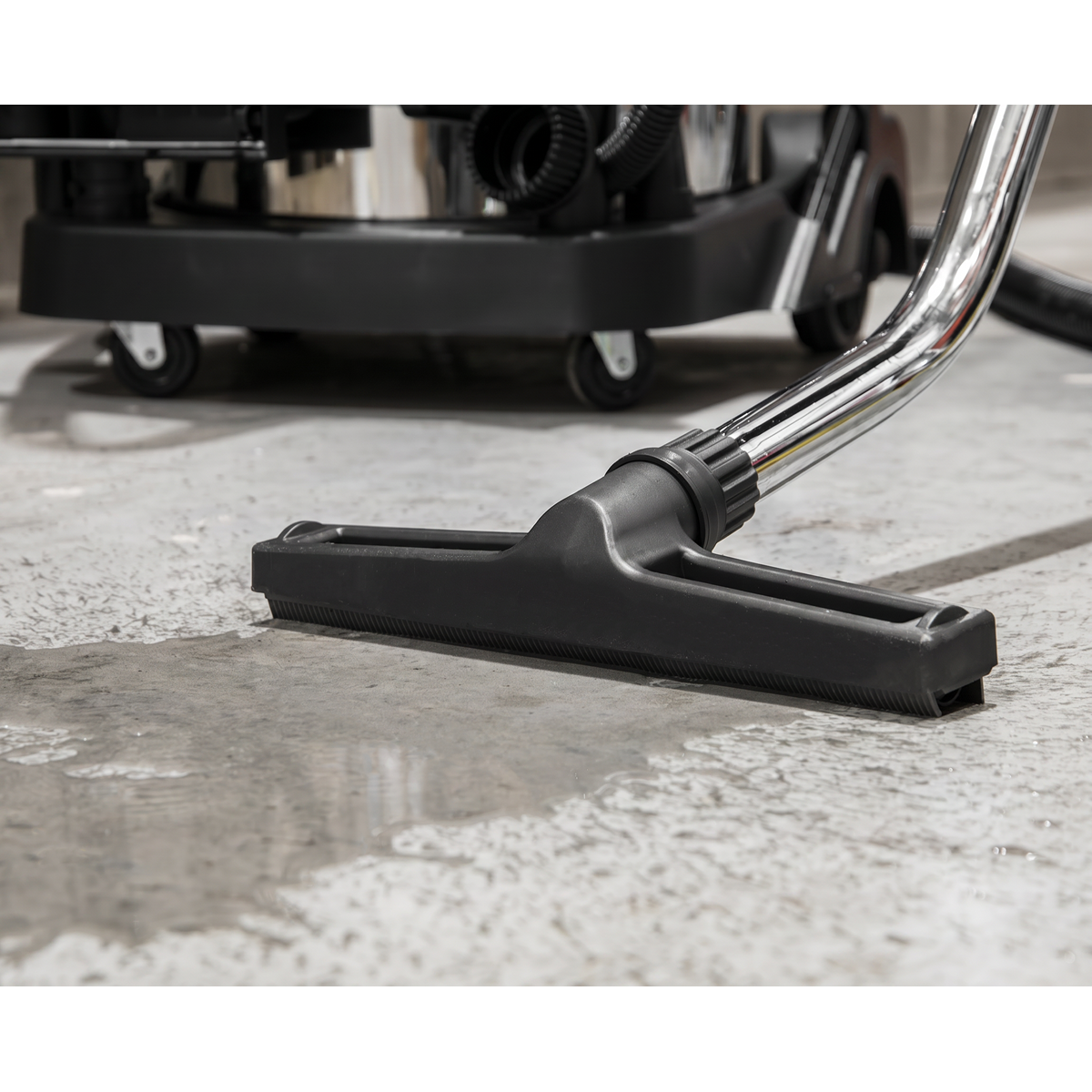 Sealey PC4100 100L Vacuum Cleaner Wet & Dry with Stainless Steel Drum 3000W/230V - additional view 11