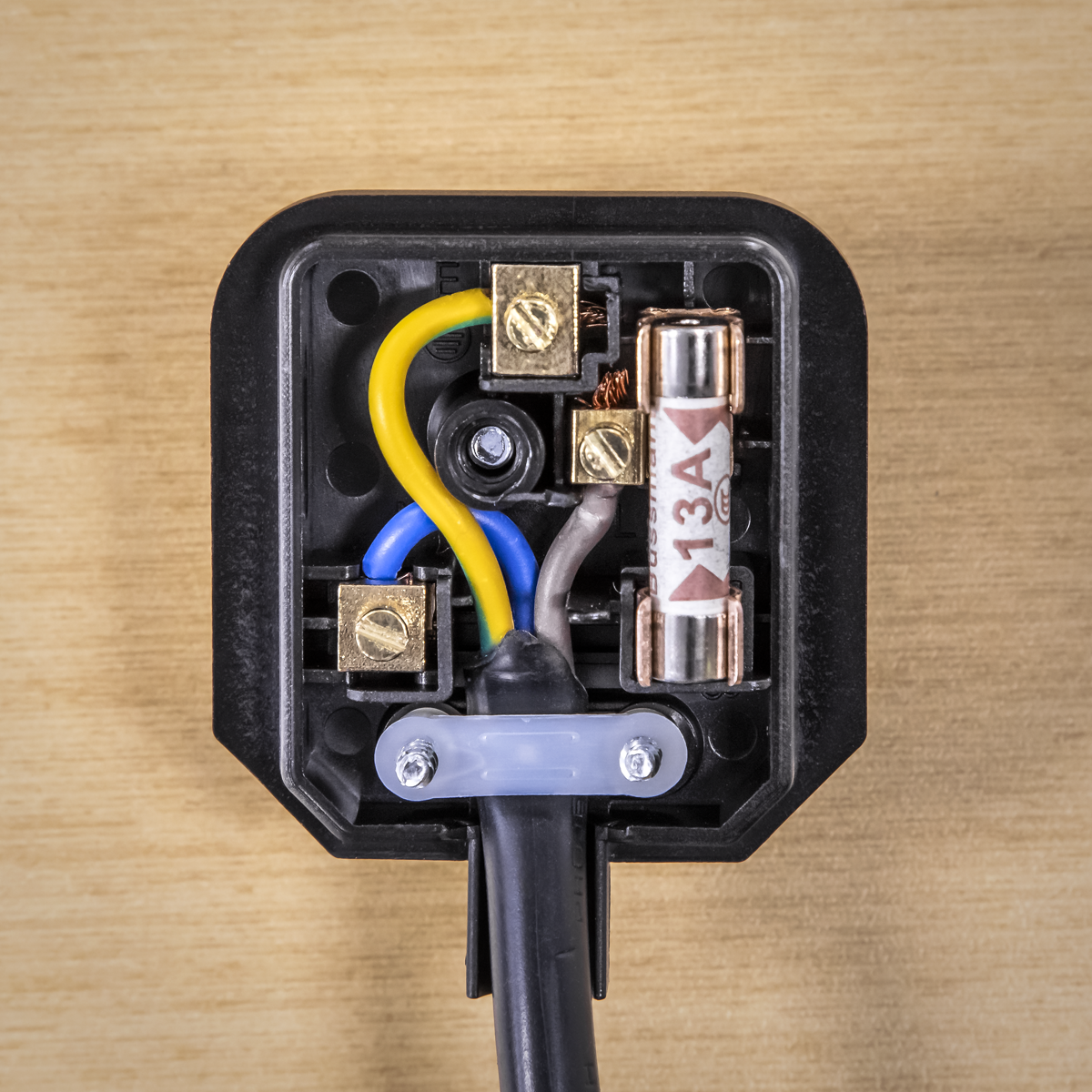 Sealey PL/13/3S 13A Heavy-Duty Rewirable Plug - Black - additional view 6