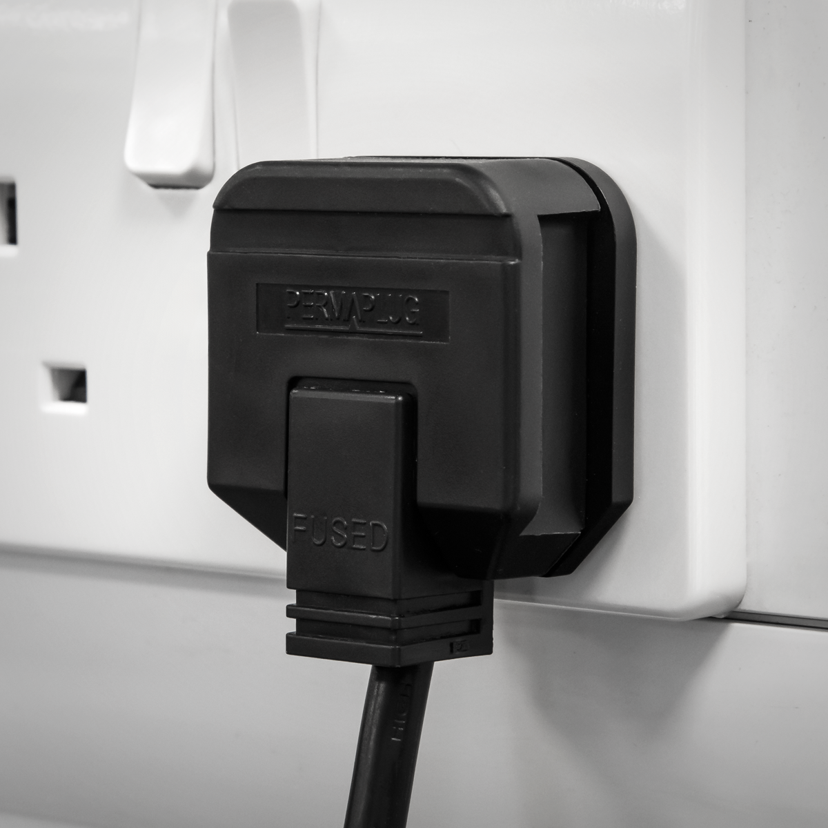 Sealey PL/13/3S 13A Heavy-Duty Rewirable Plug - Black - additional view 5