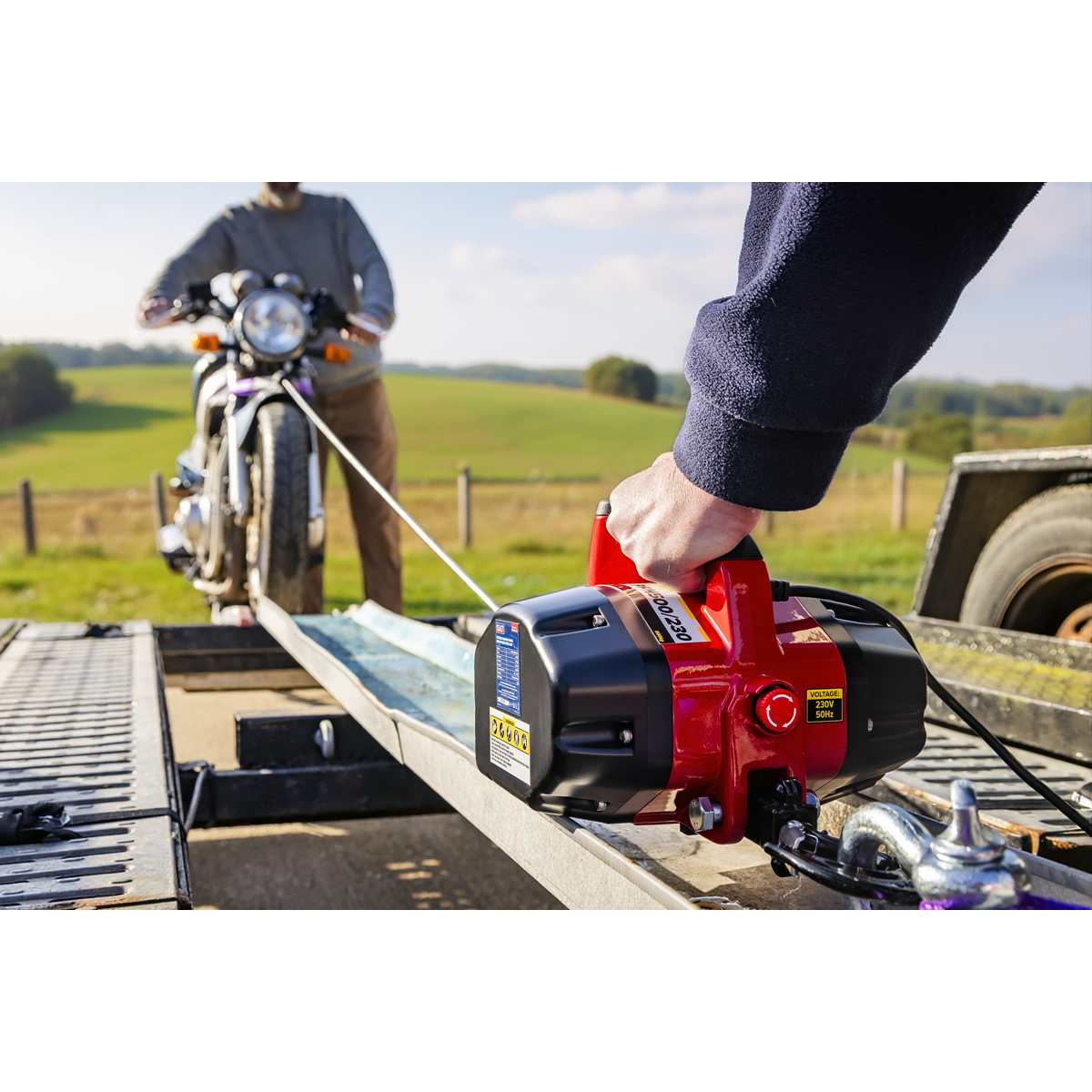 Sealey PPH500/230 Portable Handheld Winch 500kg Pulling Force 230V - additional view 2
