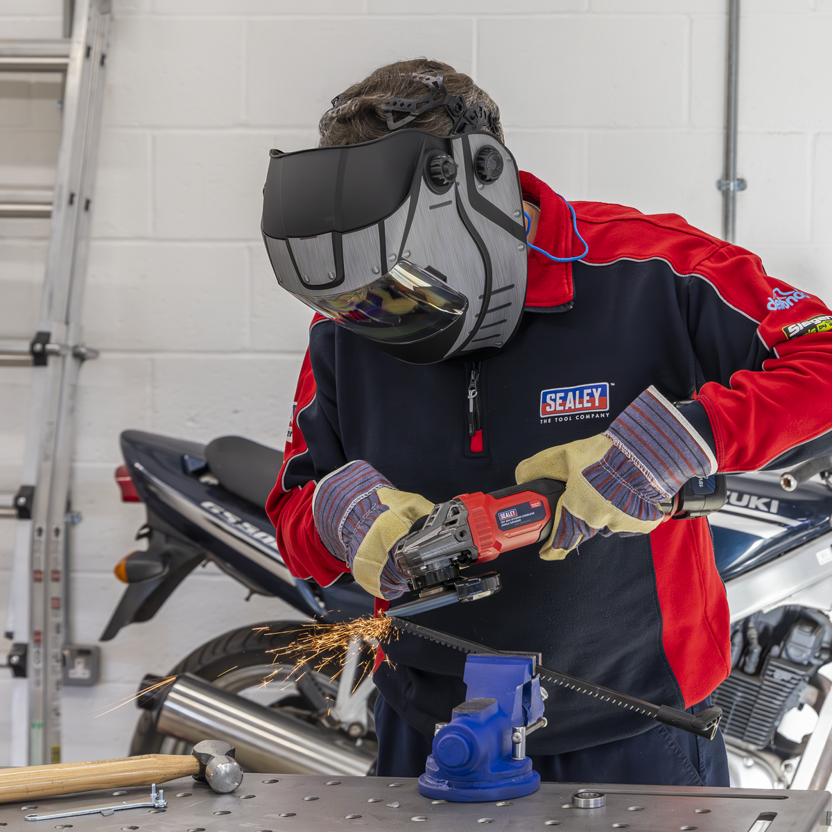 Sealey PWH603 Auto Darkening Solar Powered Flip-Up Welding Helmet Shade 9-13 - additional view 2