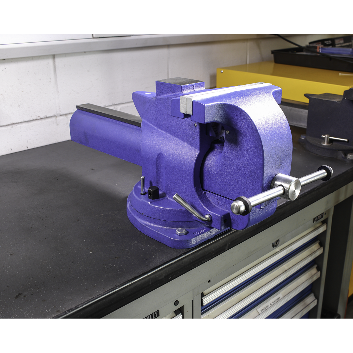 Sealey QAV200 Quick Action Cast Iron Vice with Swivel Base 200mm - additional view 2