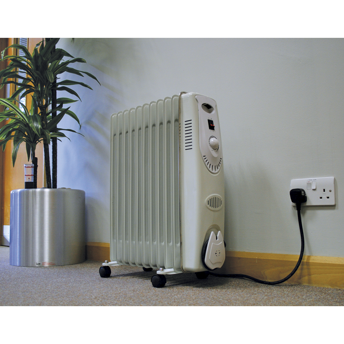 Sealey RD2500 11-Element Oil-Filled Radiator 2500W/230V - additional view 6