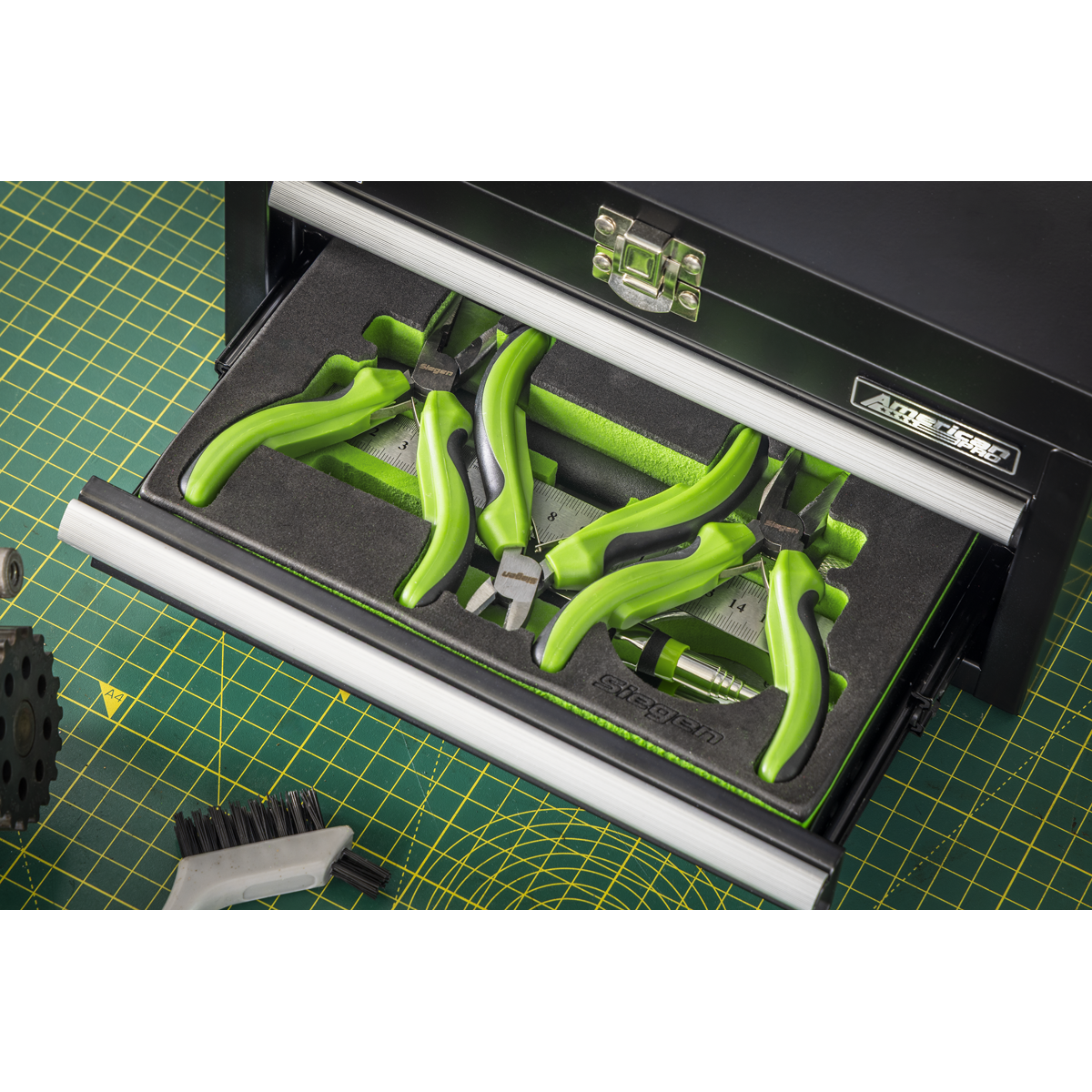 Sealey S01335 Siegen Mini Toolbox 2 Drawer with 111pc Tool Kit - additional view 12