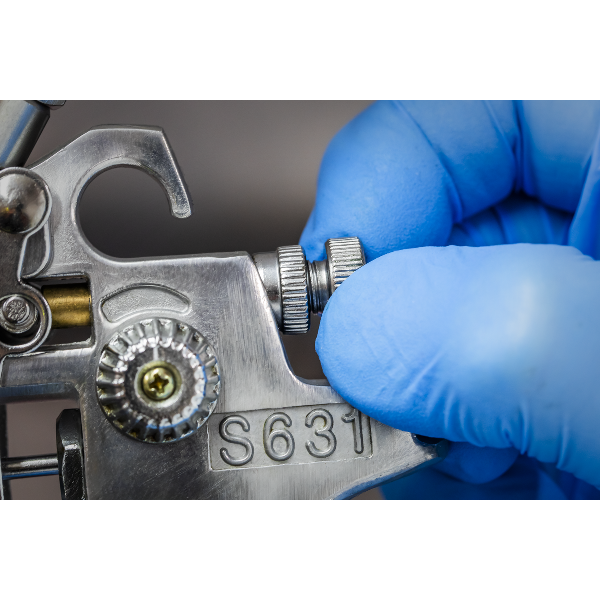 Sealey S631 Siegen General-Purpose Gravity Feed Touch-Up Spray Gun 1mm Set-Up - additional view 6