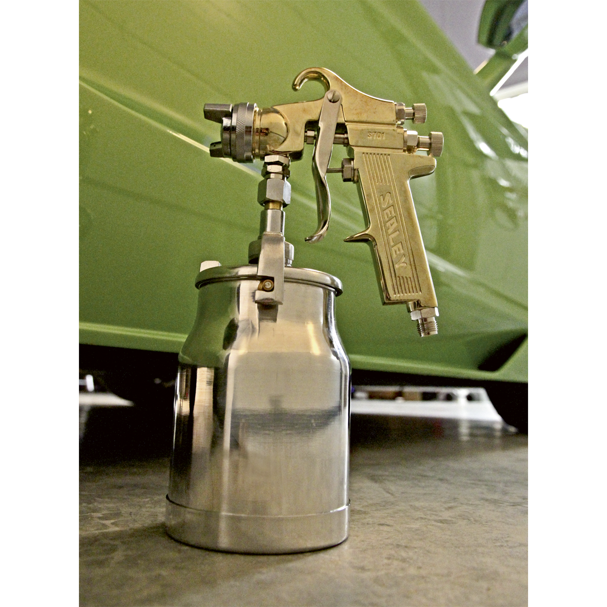 Sealey S701 Workshop Gold Series Suction Feed Spray Gun 1.8mm Set-Up - additional view 2