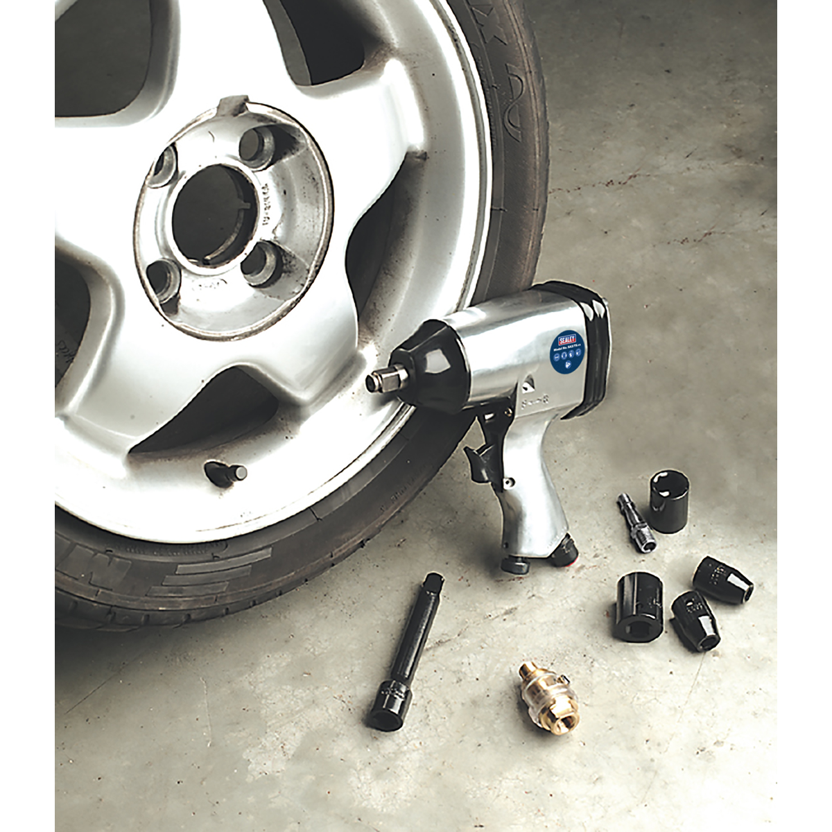Sealey SA2/TS Air Impact Wrench Kit with Sockets 1/2"Sq Drive - additional view 7
