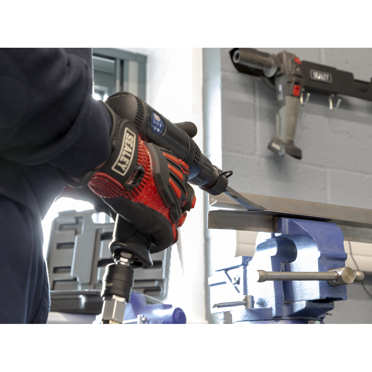 Sealey SA614 Premier Long Stroke Composite Air Hammer Kit - additional view 9