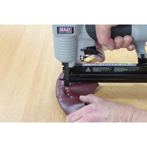 Sealey SA789 Air Staple Gun 13-32mm Capacity - additional view 2