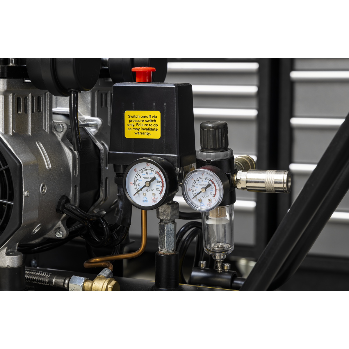 Sealey SAC10001S 100L Oil Free Low Noise Direct Drive Air Compressor 2 x 2hp - additional view 4