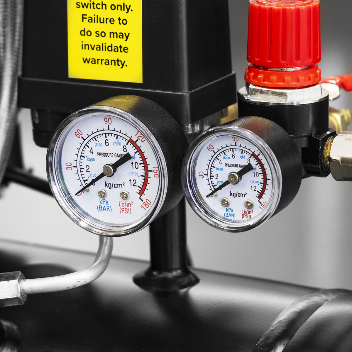 Sealey SAC2400S 24L Low Noise Oil Free Direct Drive Air Compressor 1hp - additional view 4