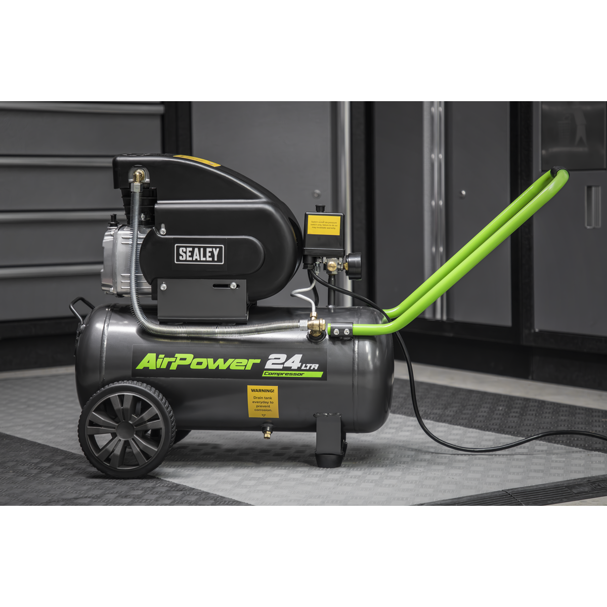 Sealey SAC2420E 24L Direct Drive Air Compressor 2hp - additional view 2