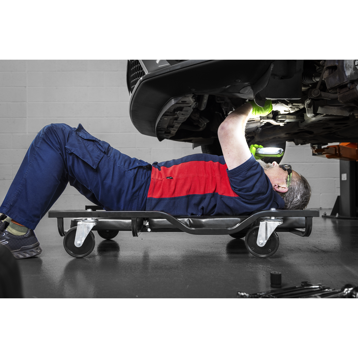 Sealey SCR101S Steel Creeper with 4 Rough Ground 5" Wheels & Adjustable Back/Headrest - additional view 7
