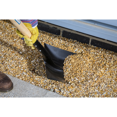 Sealey SH710 Shovel with 710mm Wooden Handle - additional view 2