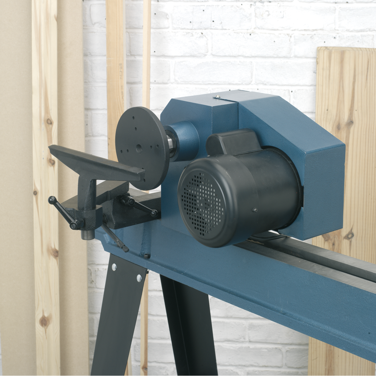 Sealey SM1100 Wood Lathe 10-Speed 1100mm Centres - additional view 3