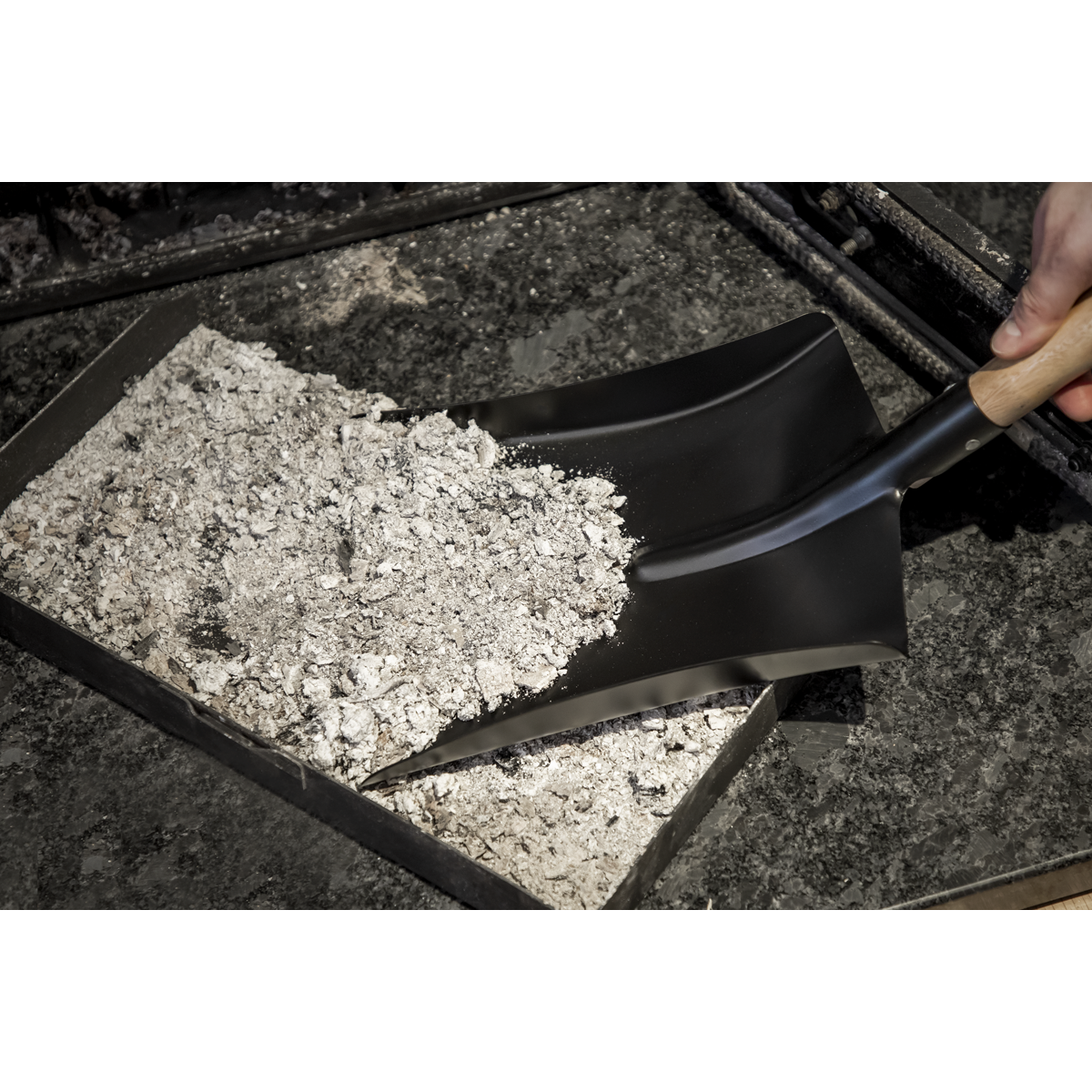 Sealey SS09 Coal shovel 8" with 228mm Wooden Handle - additional view 5