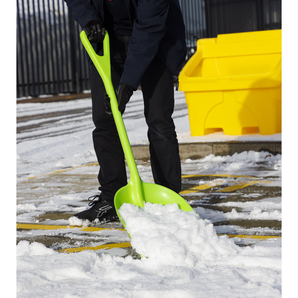 Sealey SS10 General-Purpose Polypropylene Shovel with 690mm Handle - additional view 9