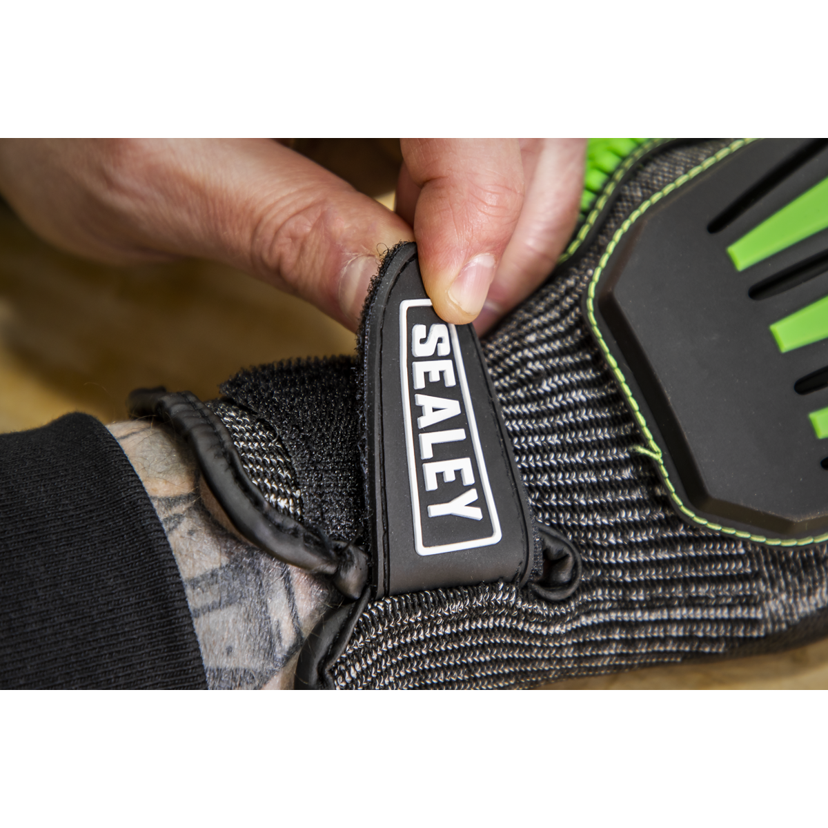 Sealey SSP39XL Cut & Impact Resistant Gloves, X-Large - Pair - additional view 6