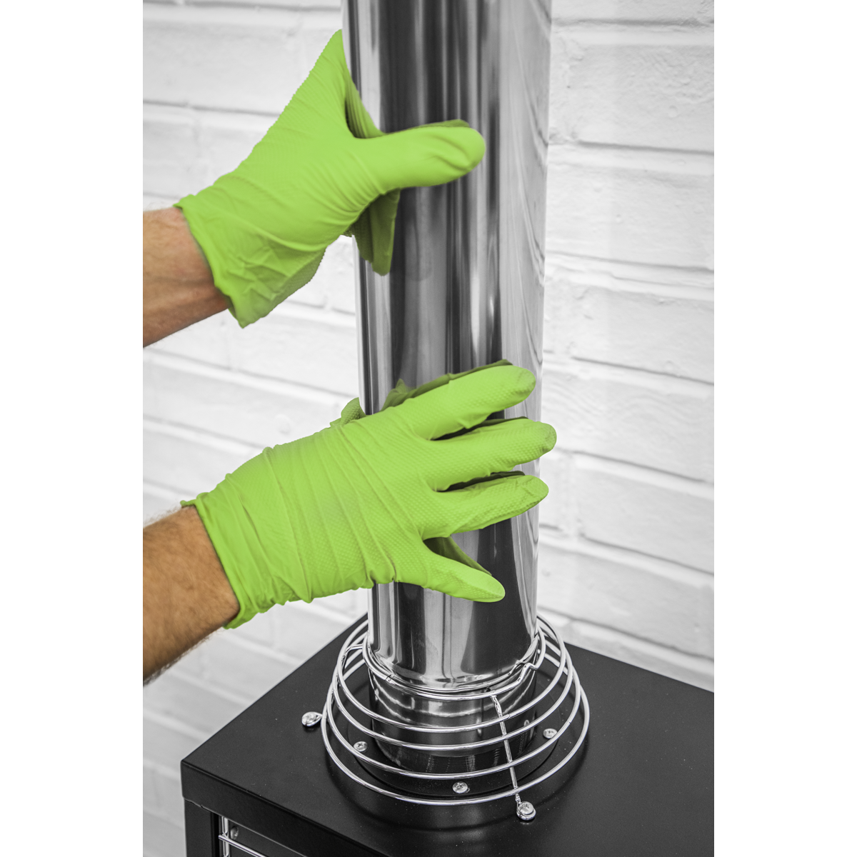 Sealey SSP54L Diamond Grip Extra-Thick Nitrile Powder-Free Gloves, Hi-Vis Green, Large - Pack of 50 - additional view 6