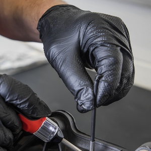 Sealey SSP57L Diamond Grip Extra-Thick Nitrile Powder-Free Gloves, Black, Large - Pack of 50 - additional view 3